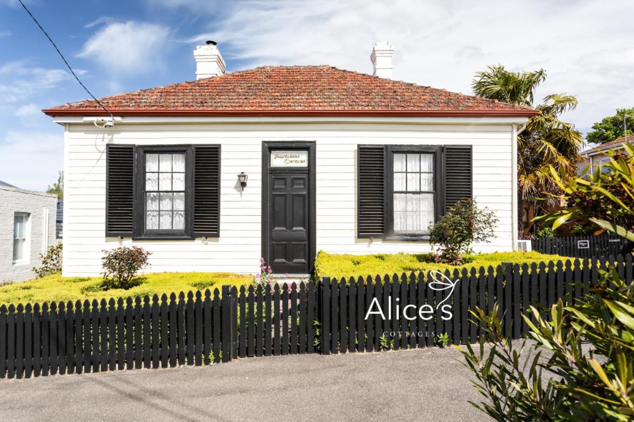 Alice'S Cottages Launceston Exterior photo